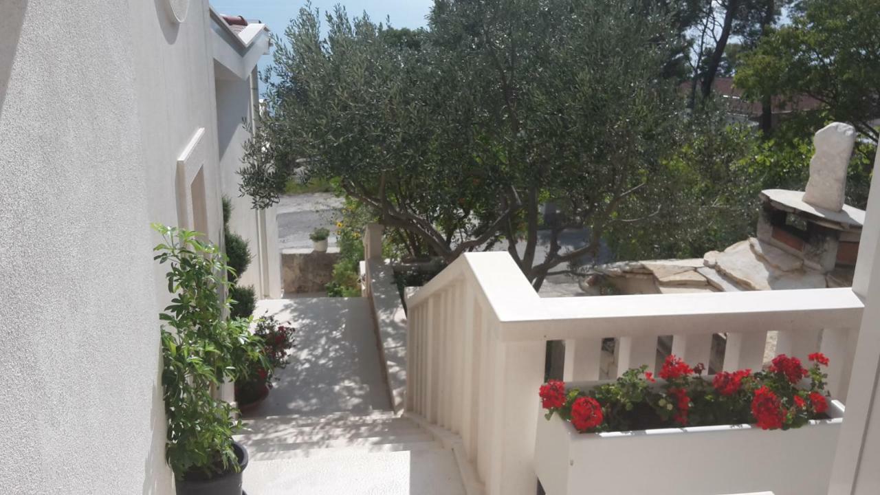 As Brela Hotel Exterior photo