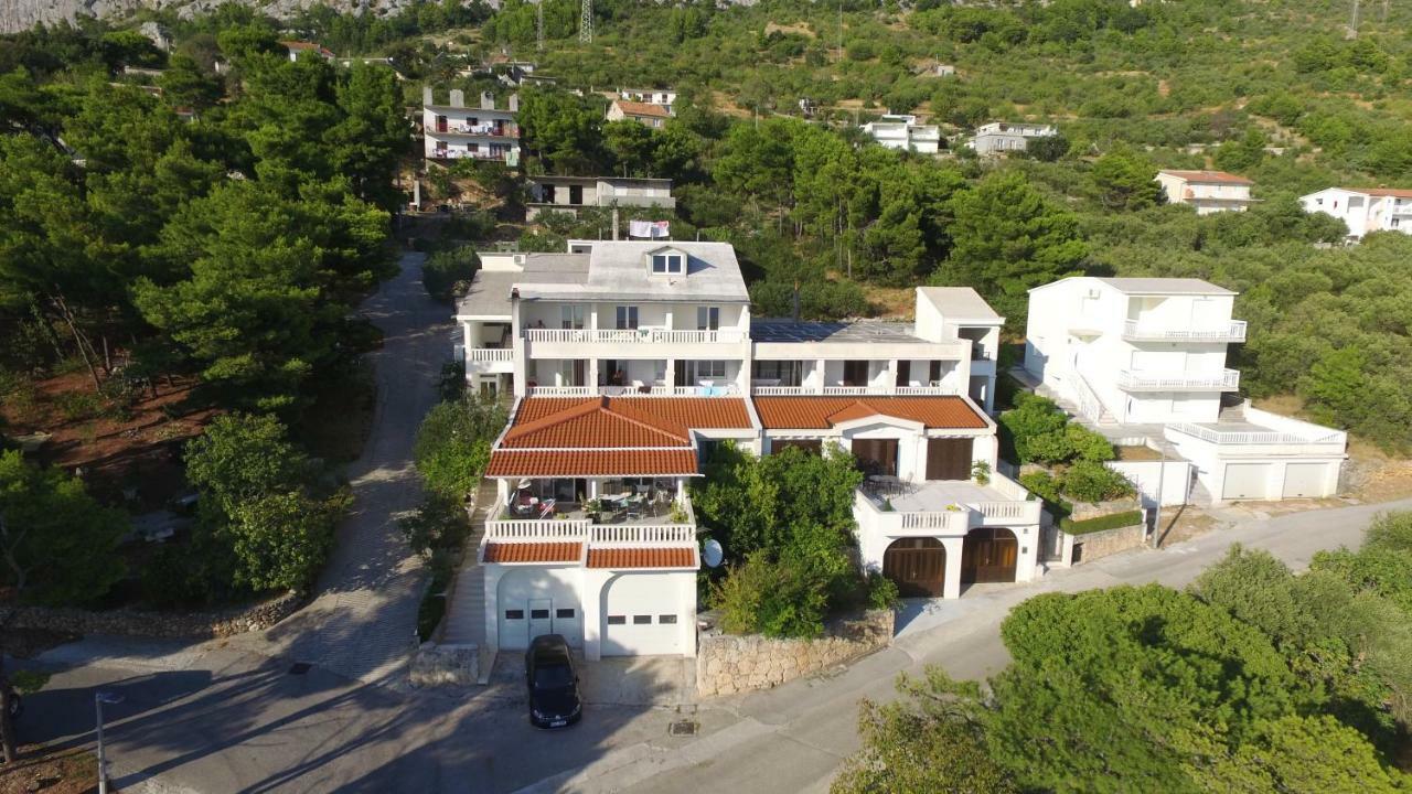 As Brela Hotel Exterior photo