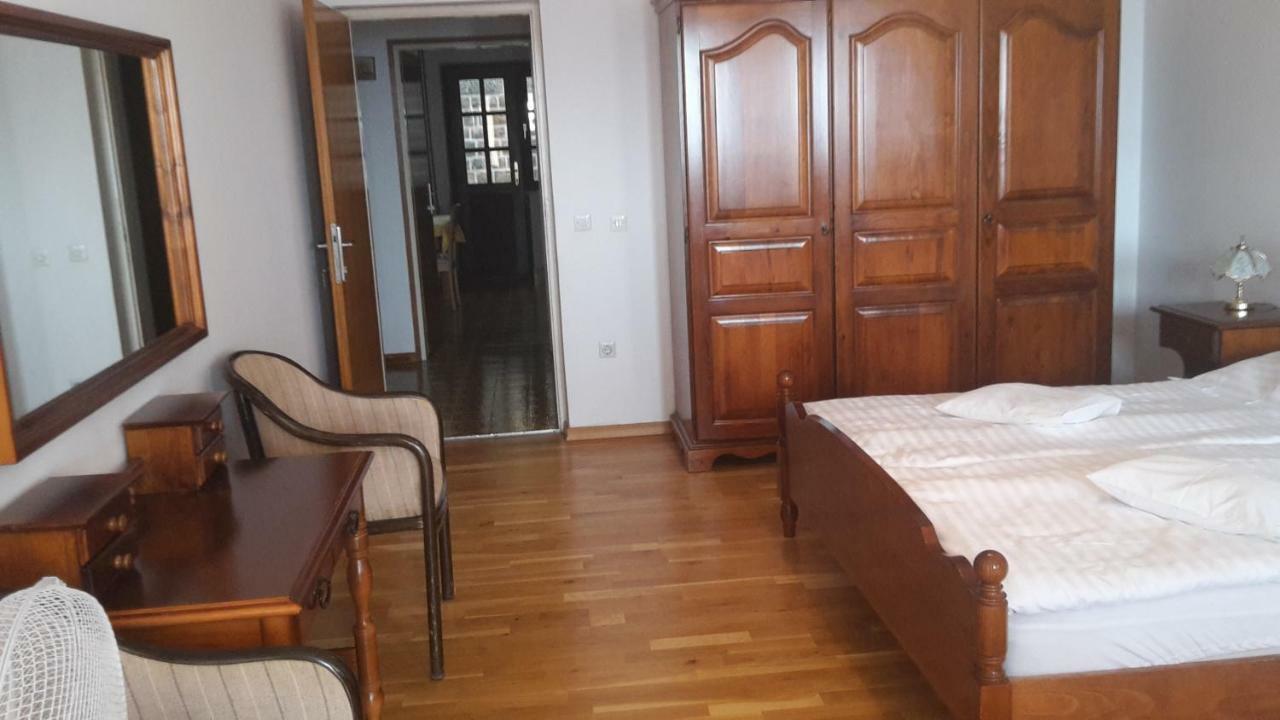 As Brela Hotel Exterior photo